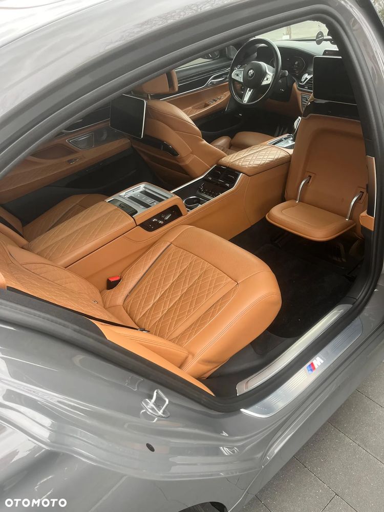 BMW Seria 7 750Li xDrive sport - 13