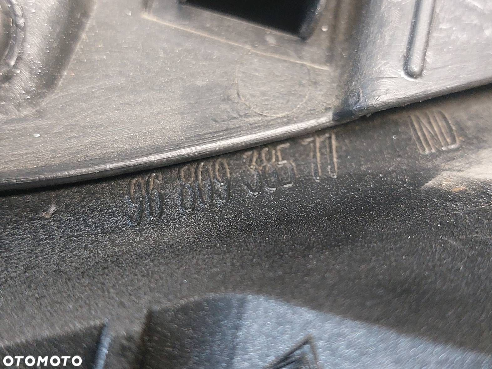 RAMKA LICZNIKA  CITROEN BERLINGO II 9680902077 9680897477 9680938577 - 8