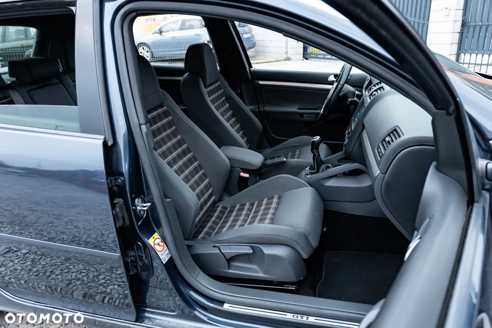 Volkswagen Golf 2.0 GTI - 23