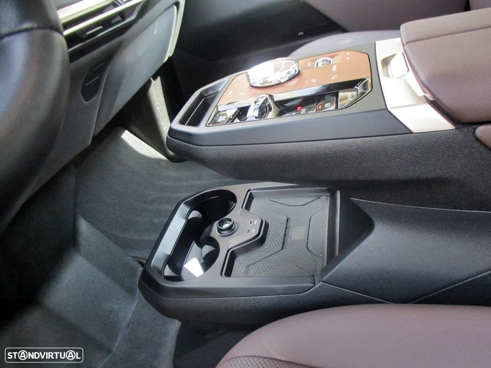 BMW iX xDrive 50 Pack Desportivo - 24
