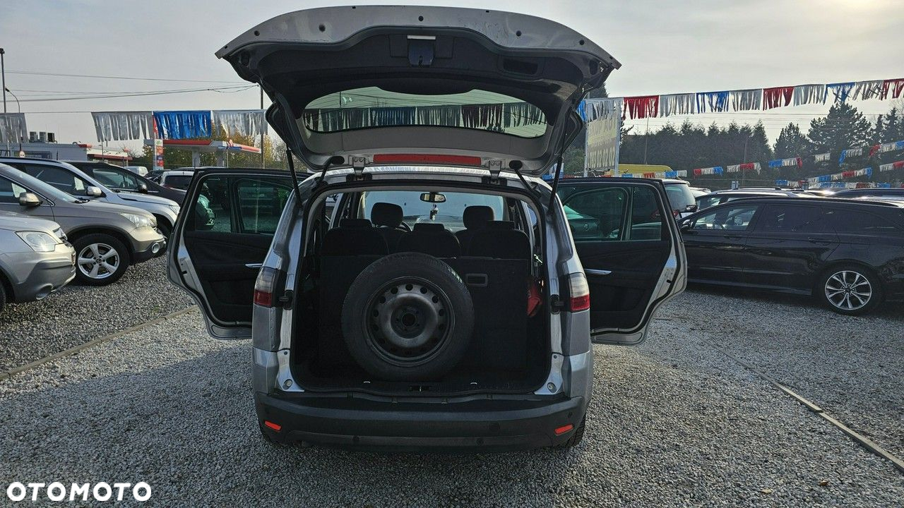 Ford S-Max - 21