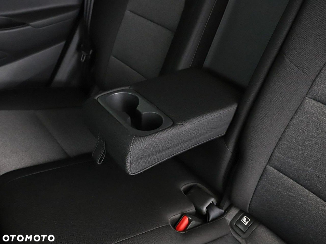 Hyundai Tucson 1.6 GDi 2WD DCT Advantage - 34