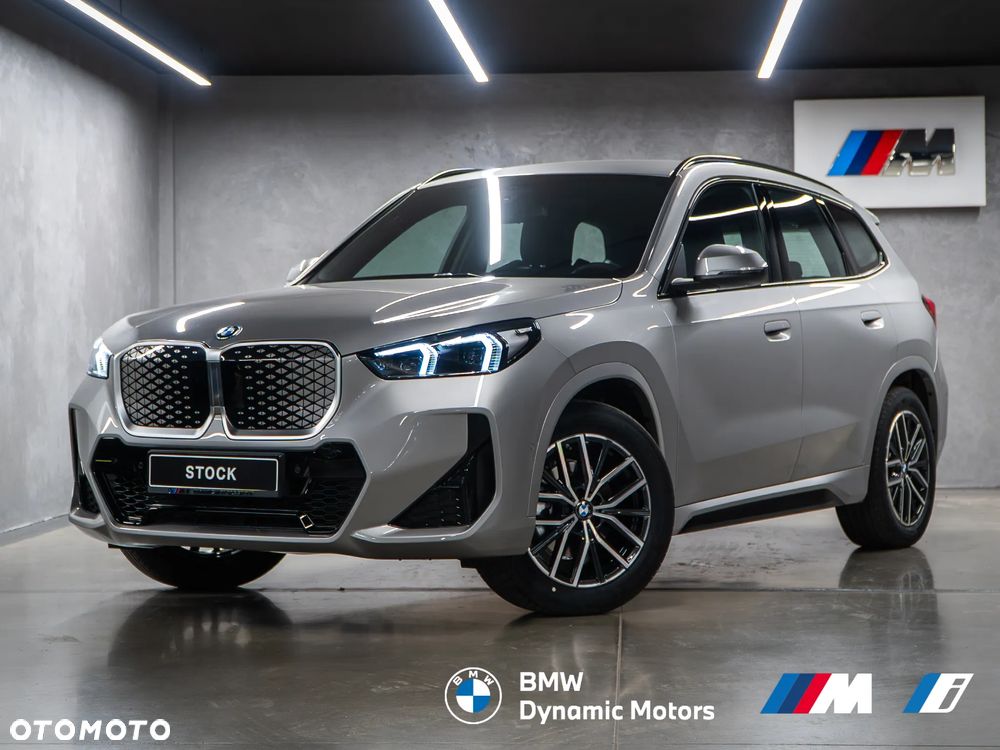 BMW iX1 eDrive20 M Sportpaket - 7