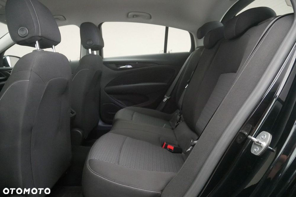 Opel Insignia - 15