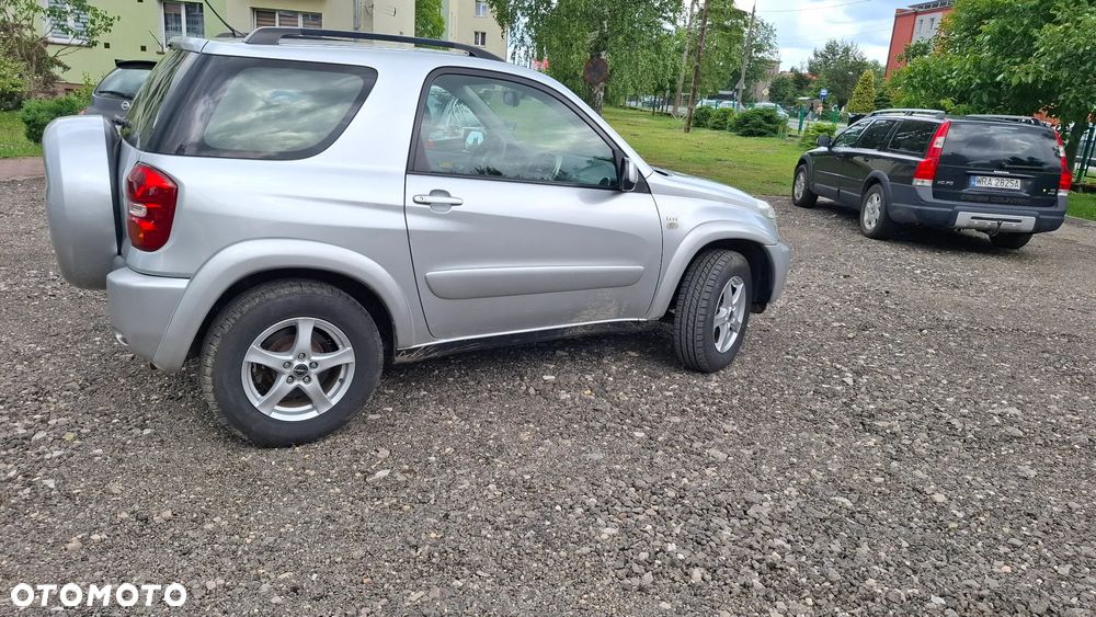 Toyota RAV4 - 4