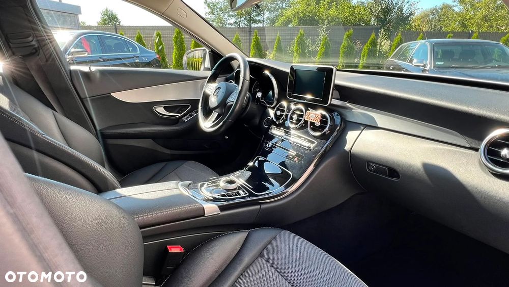 Mercedes-Benz Klasa C 180 9G-TRONIC - 23