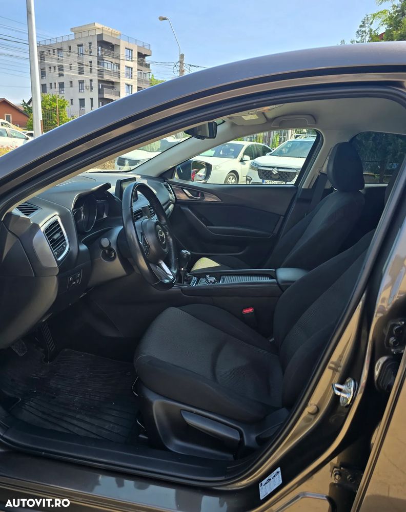Mazda 3 G120 Revolution - 8