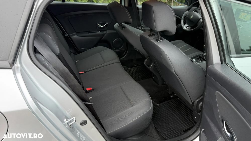 Renault Megane ENERGY TCe 115 Start & Stopp Paris Business - 8