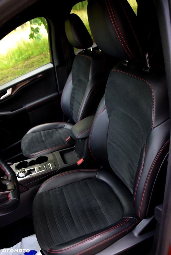 Ford Kuga 2.5P PHEV FWD ST-Line X - 19