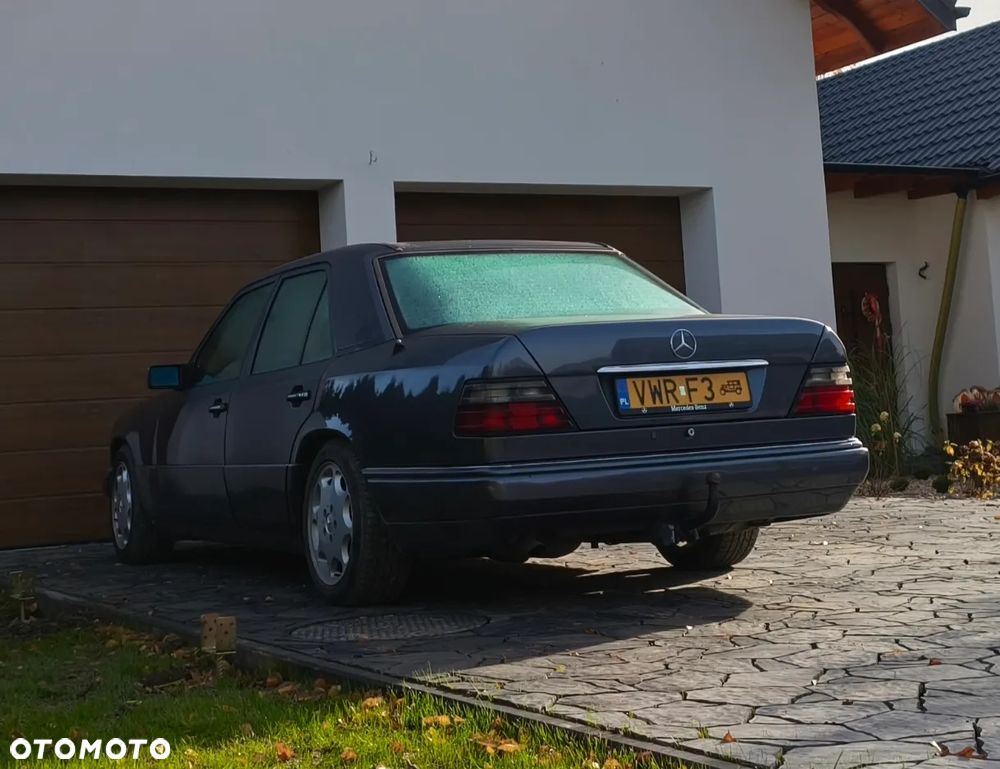 Mercedes-Benz Klasa E 200 - 9