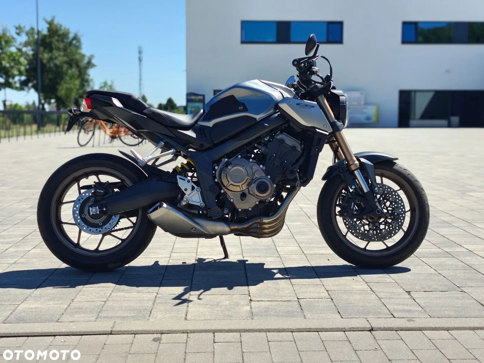 Honda CB - 1
