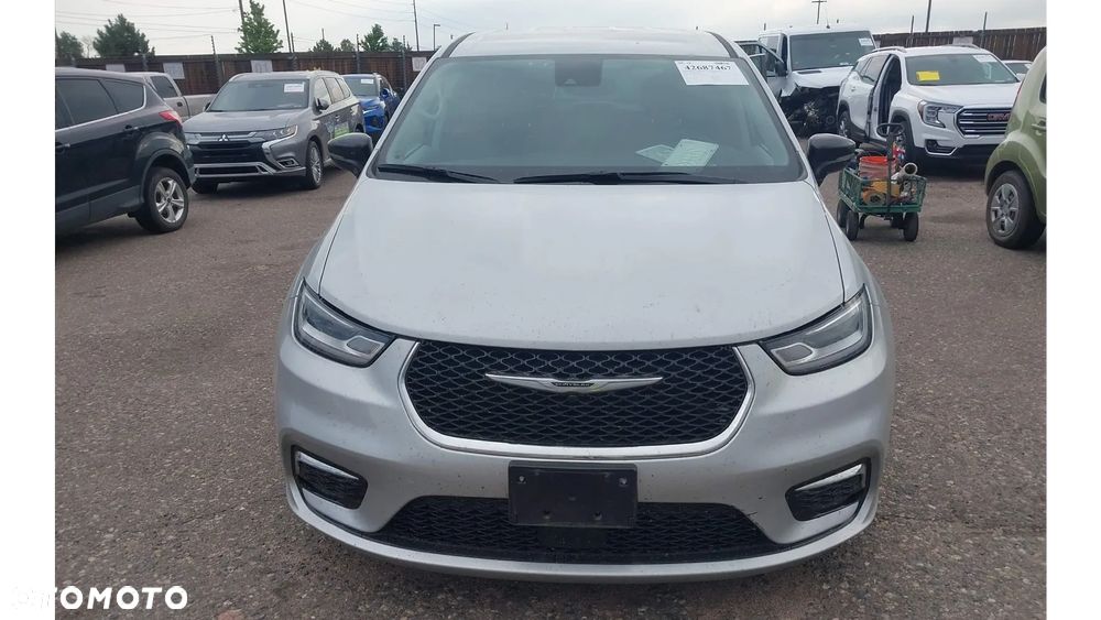 Chrysler Pacifica - 7