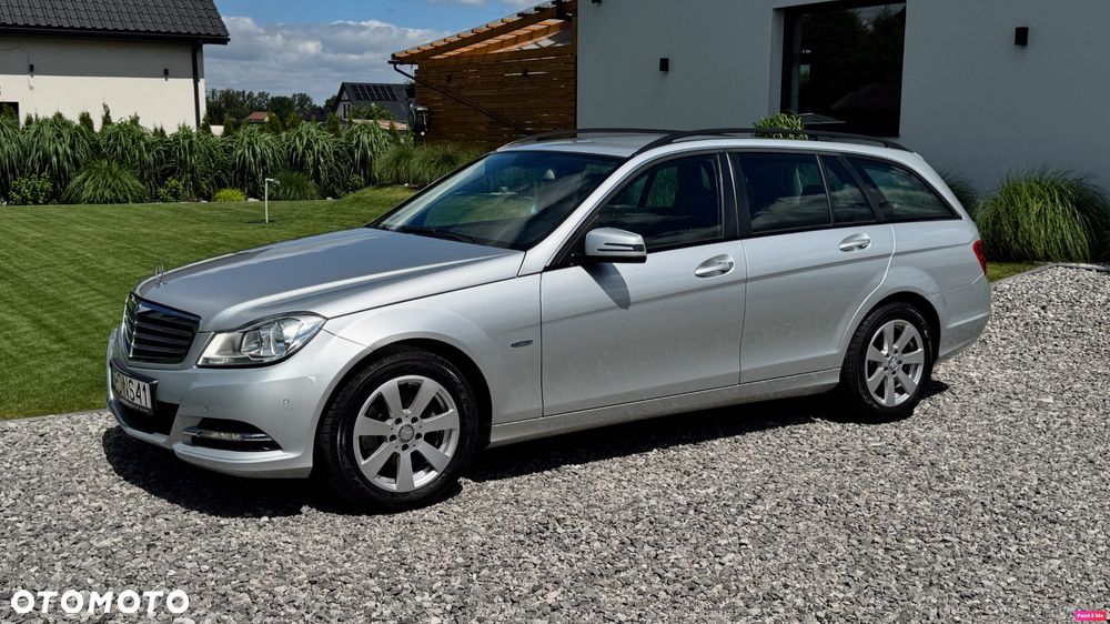Mercedes-Benz Klasa C 180 CGI BlueEFFICIENCY Elegance - 28