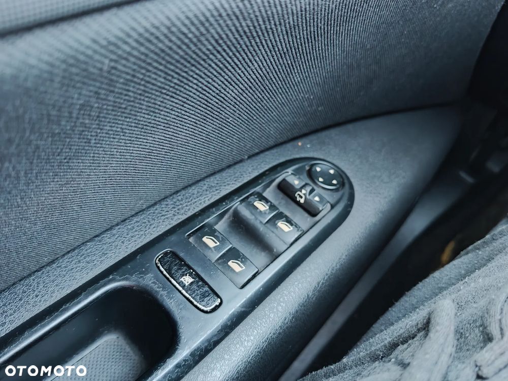 Peugeot 407 2.0 HDI Platinum - 21