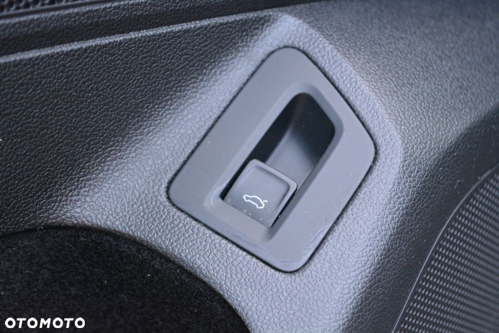 Volkswagen Passat 2.0 TDI SCR DSG Elegance - 12