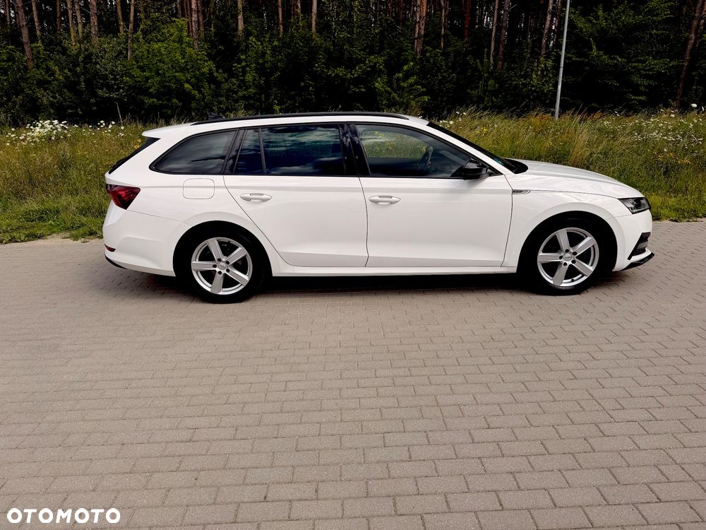 Skoda Octavia 2.0 TDI DSG Sportline - 6