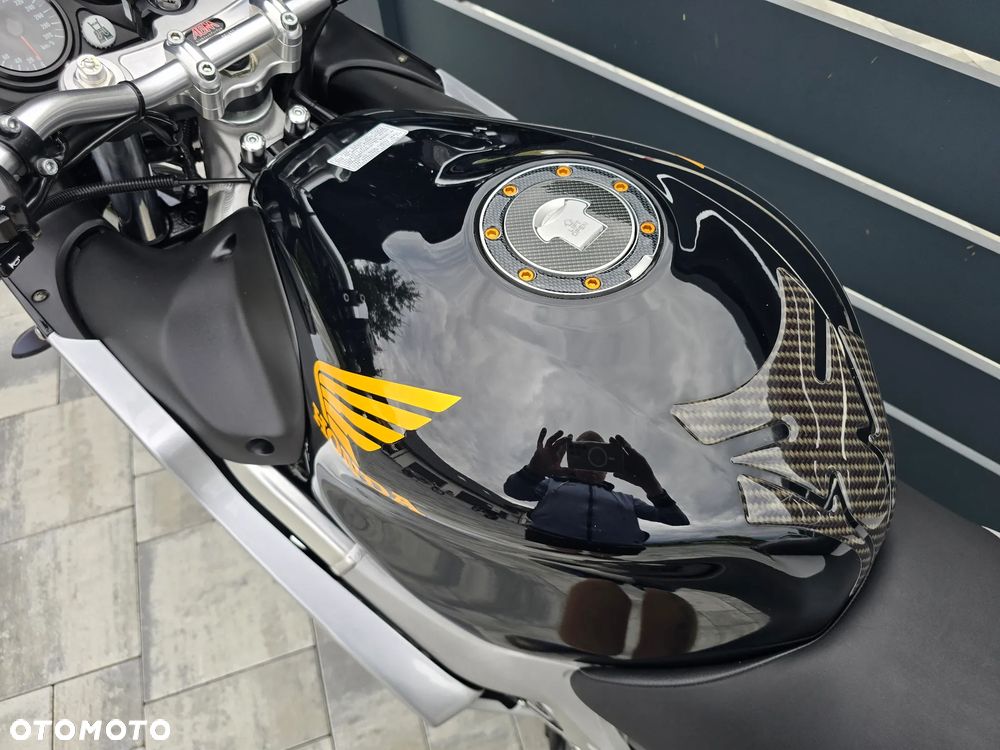 Honda CBR - 27