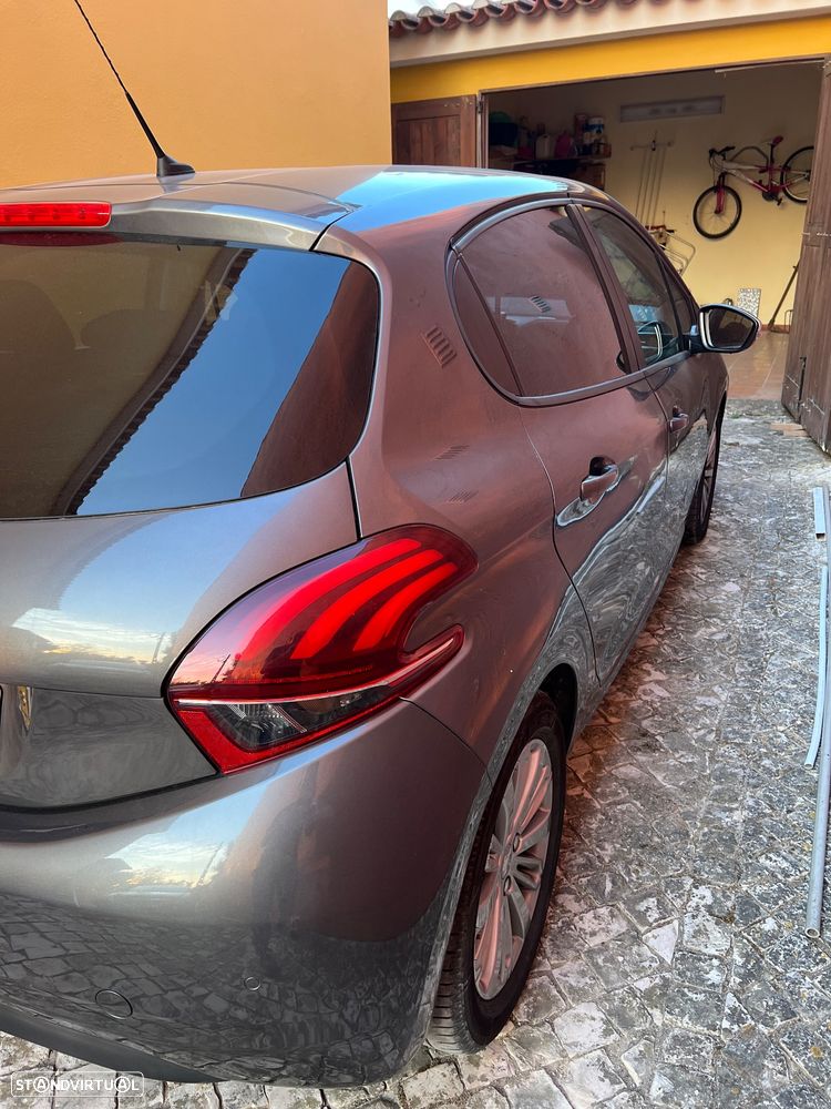 Peugeot 208 1.2 PureTech Active - 5