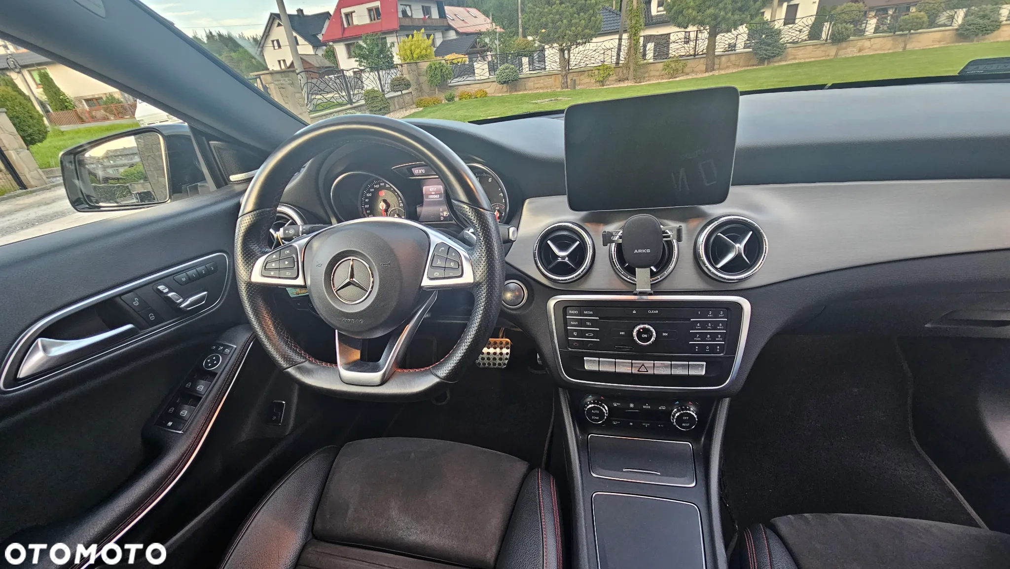 Mercedes-Benz CLA 220 4-Matic AMG Line - 8