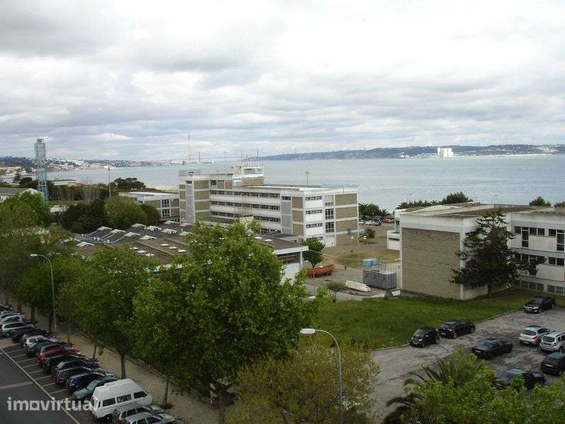 T 1 Paço D'Arcos Vista Frontal da foz do Tejo - Grande imagem: 2/12