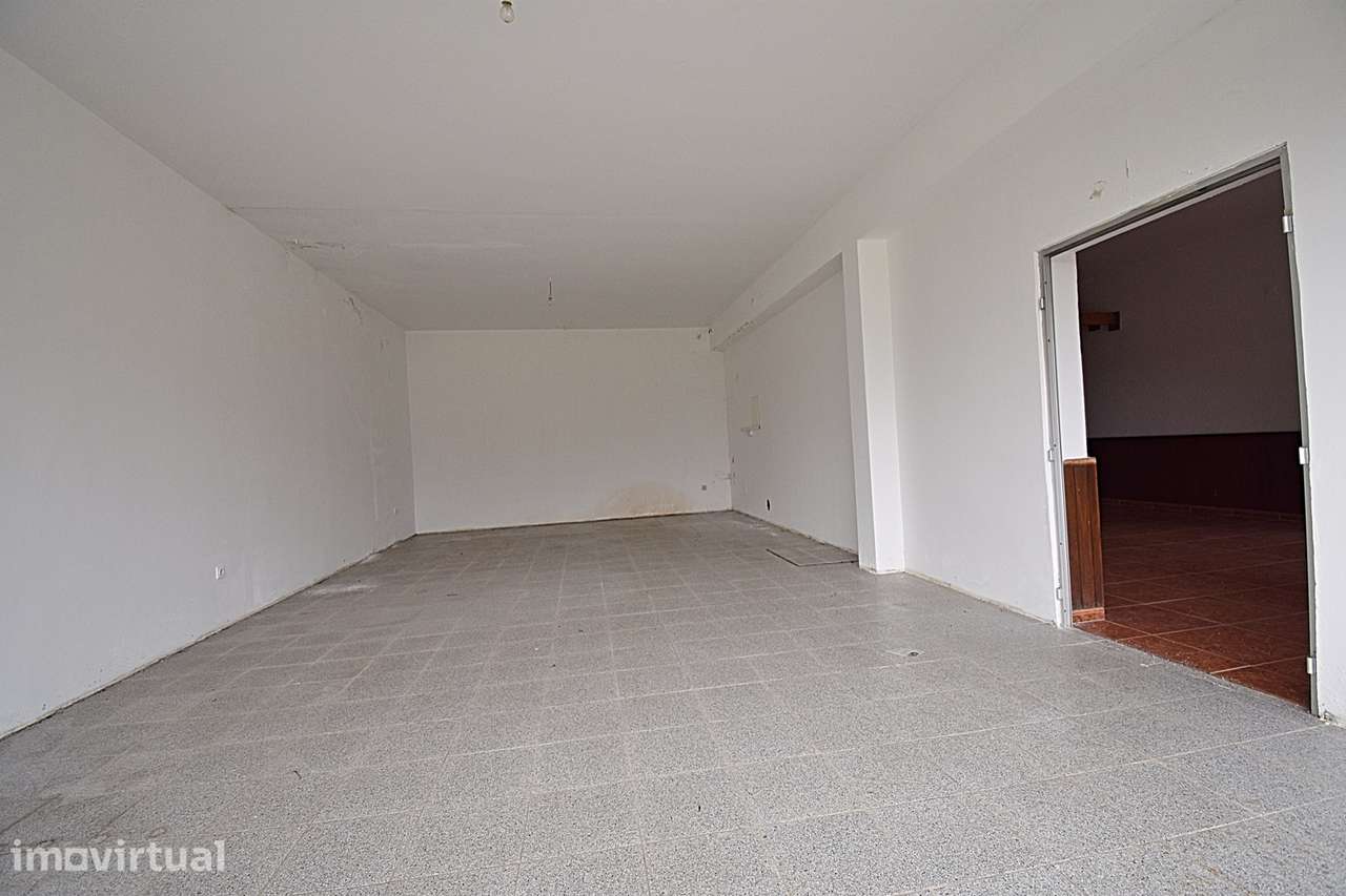 Moradia T3 com terraço e vistas urbanas e de jardim - Grande imagem: 3/14