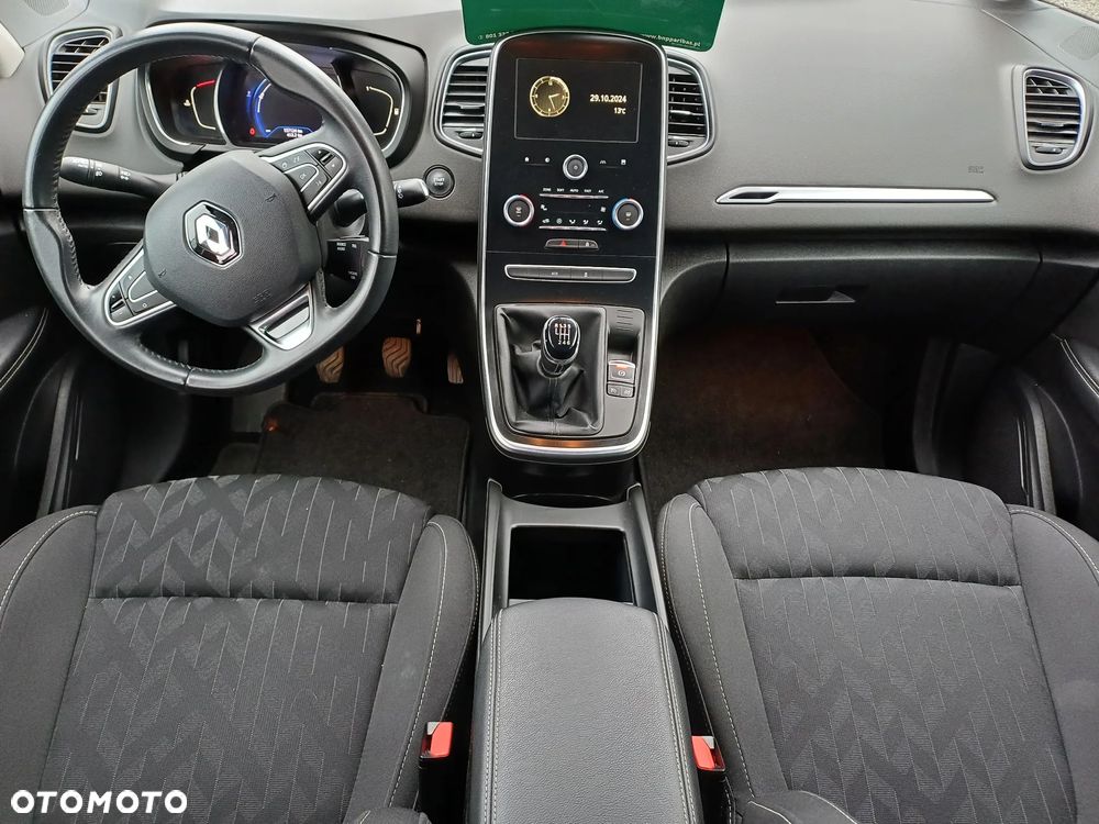 Renault Grand Scenic - 17