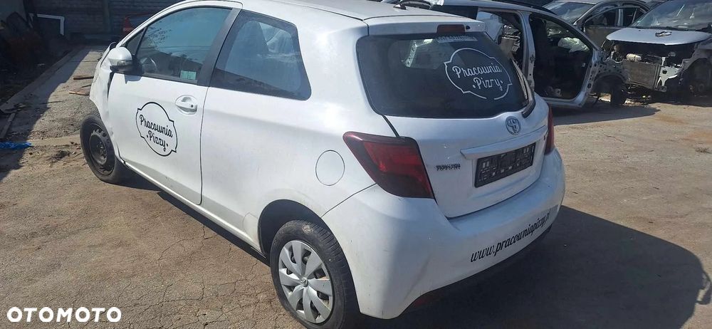 Toyota YARIS III lift belka wzmocnienie zderzaka przód - 7