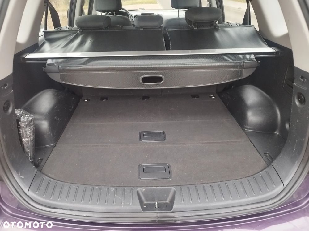 Kia Carens 2.0 EX - 35