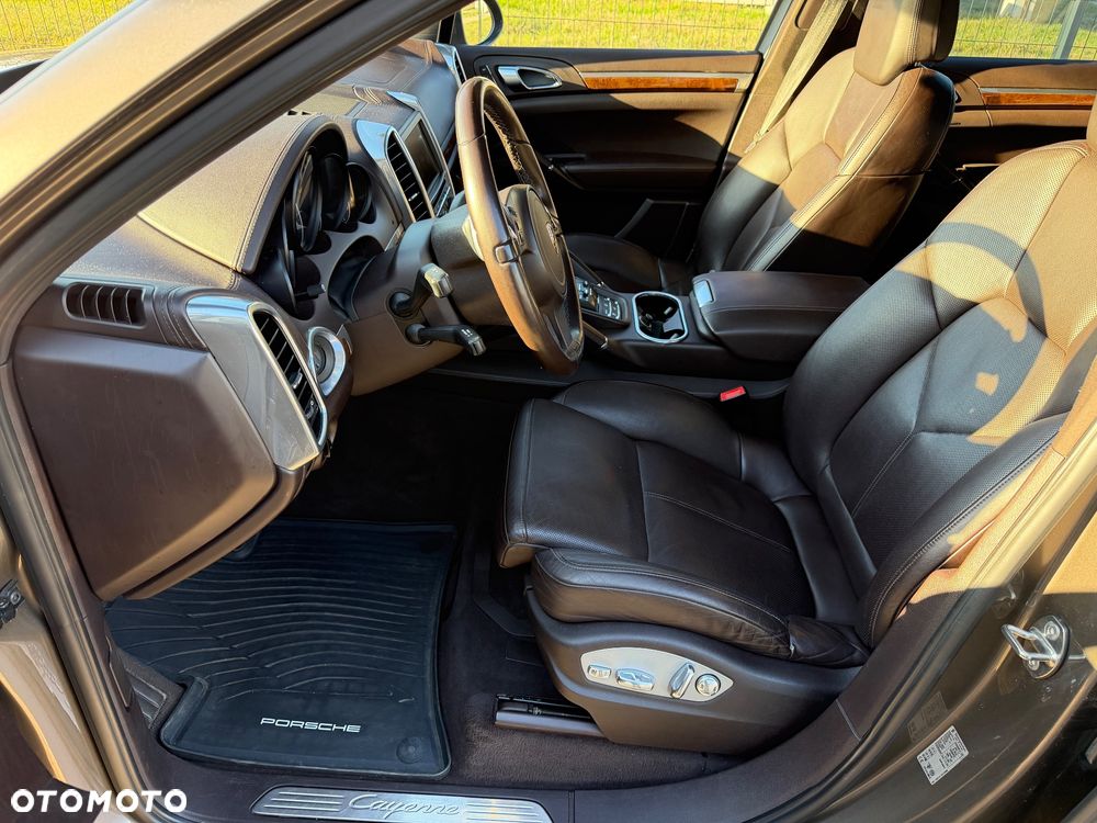 Porsche Cayenne - 7