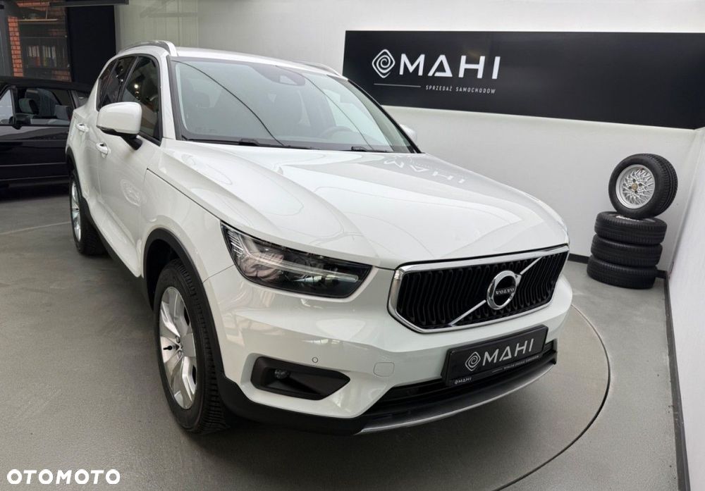 Volvo XC 40 T3 Momentum - 2