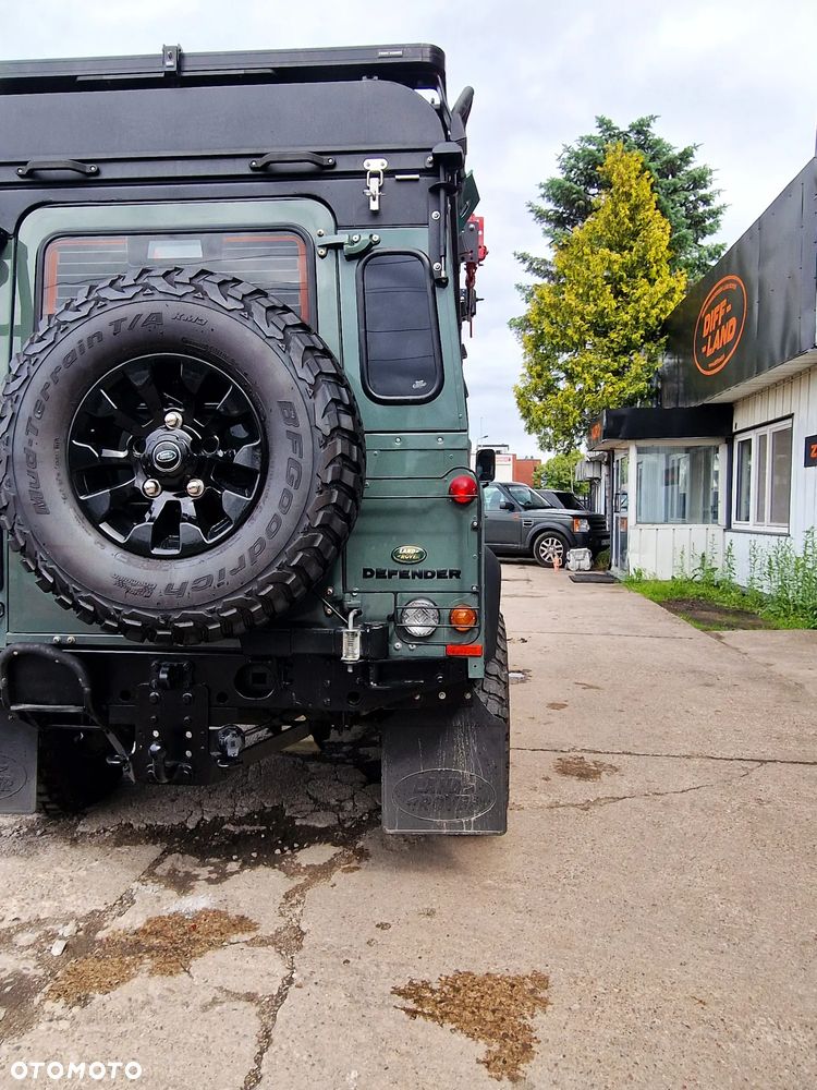 Land Rover Defender 2.4 TD4 SE - 14