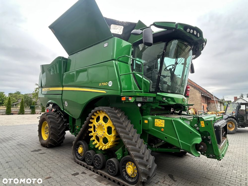 John Deere S790 - 6