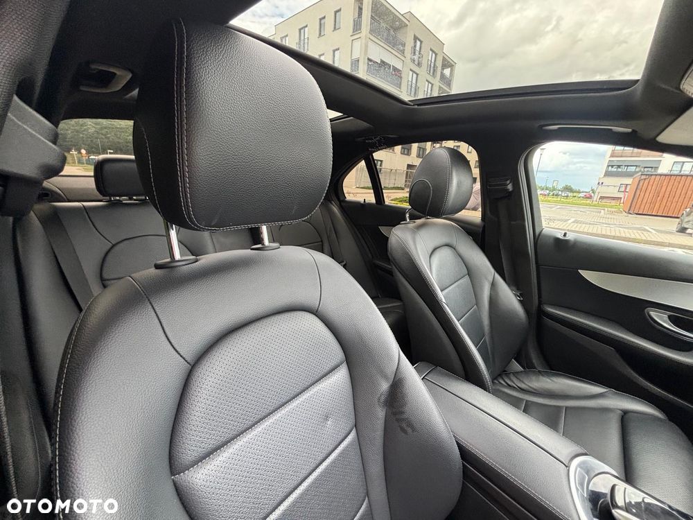 Mercedes-Benz Klasa C 300 9G-TRONIC AMG Line - 15