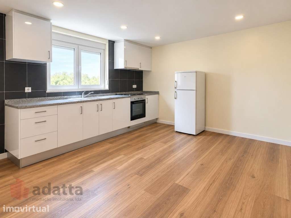 MORADIA COM COZINHA EQUIPADA. TEM LOGRADOURO E LOJA COBERTA. PARA A... - Grande imagem: 2/18