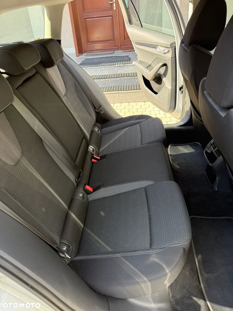 Skoda Octavia 2.0 TDI DSG Ambition - 13