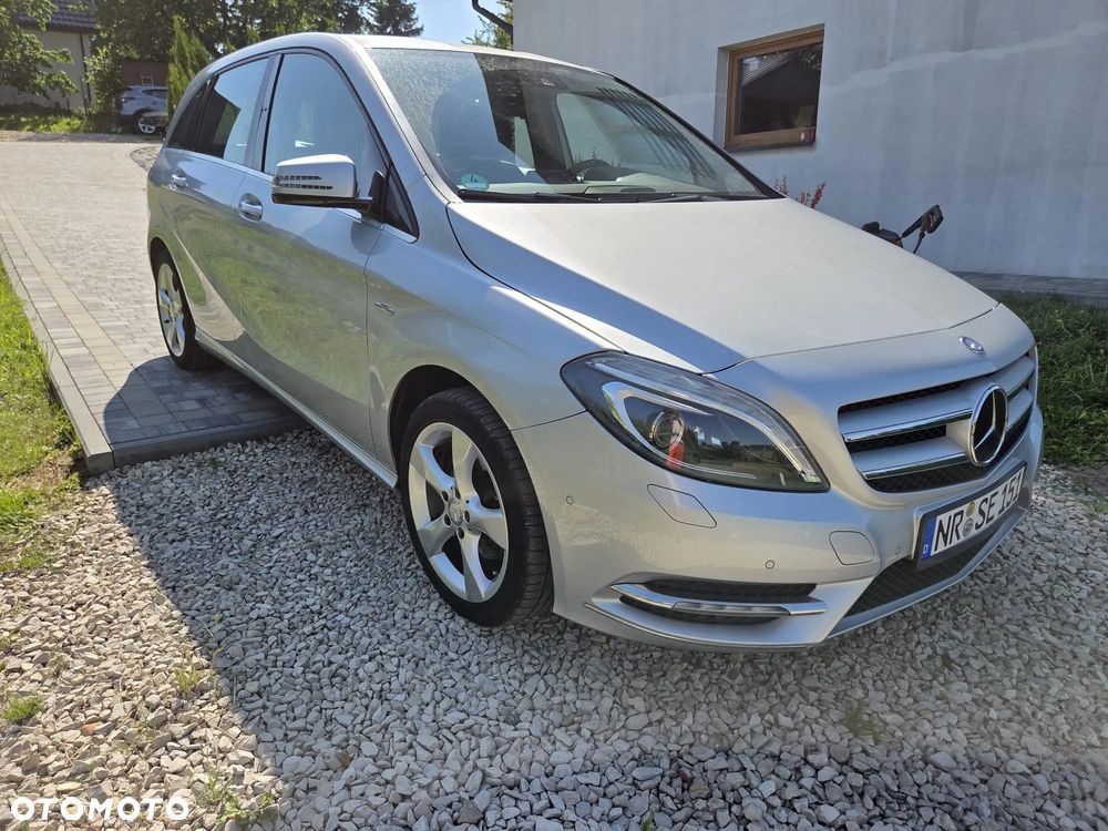Mercedes-Benz Klasa B 180 BlueEFFICIENCY Edition Style - 28