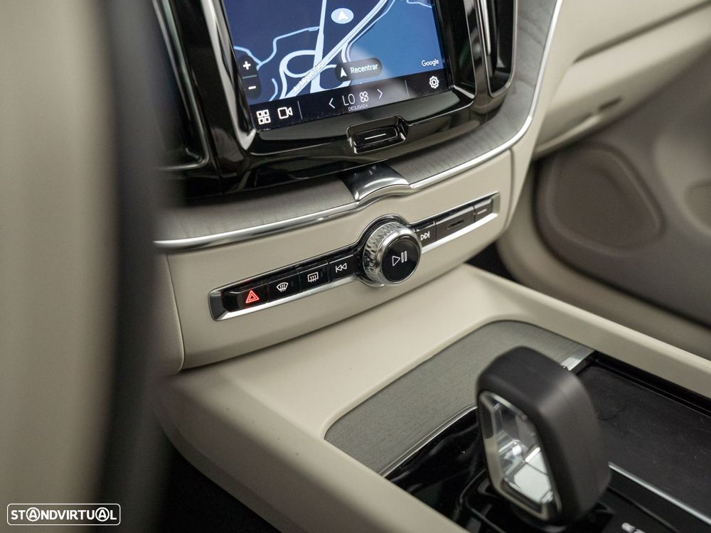 Volvo XC 60 2.0 T6 PHEV Inscription Expression AWD - 28
