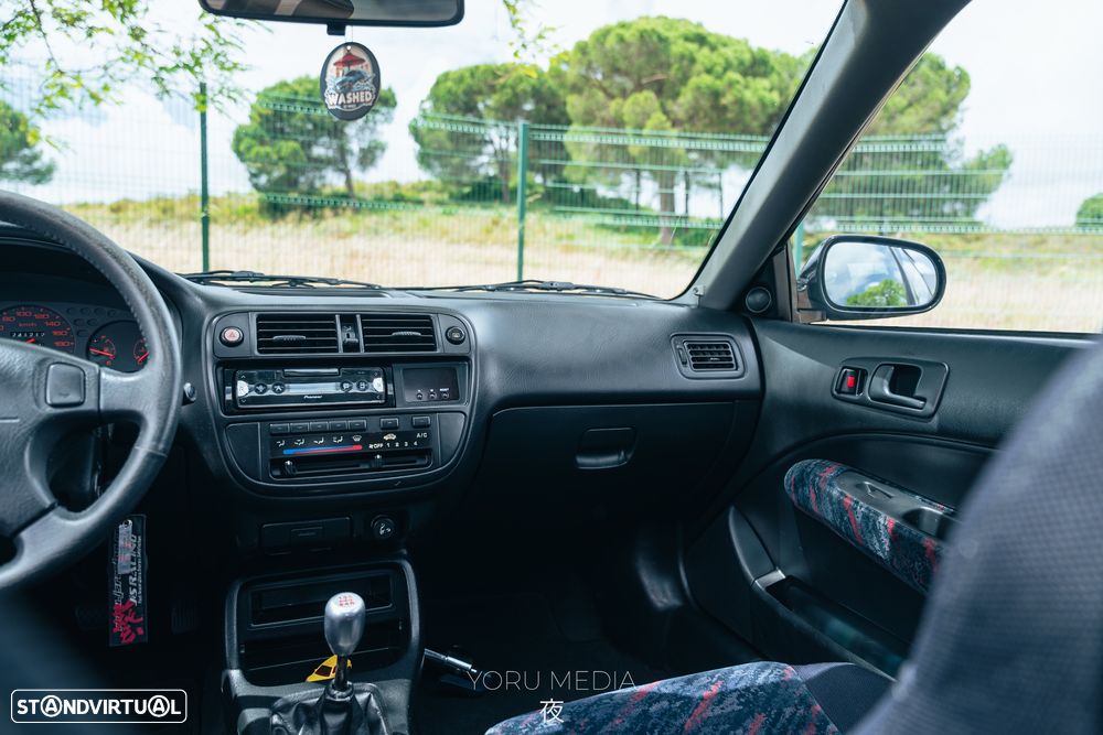 Honda Civic 1.6 VTi - 29