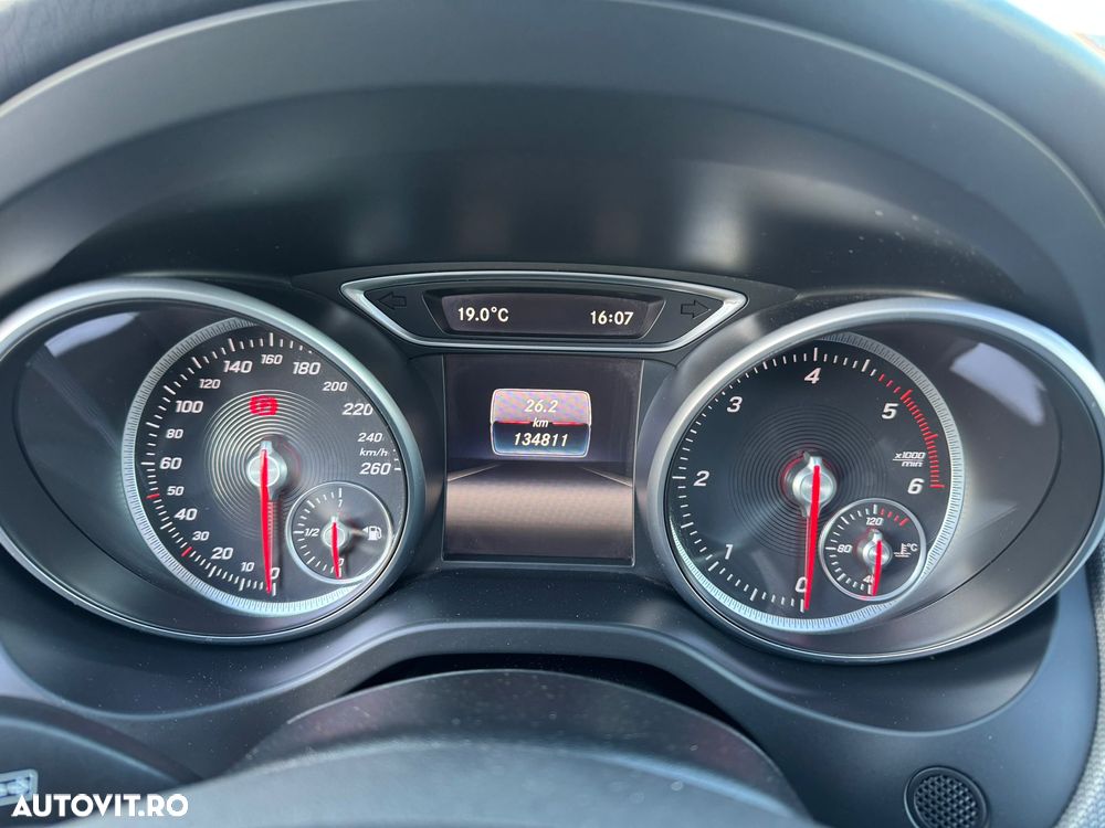 Mercedes-Benz CLA - 13