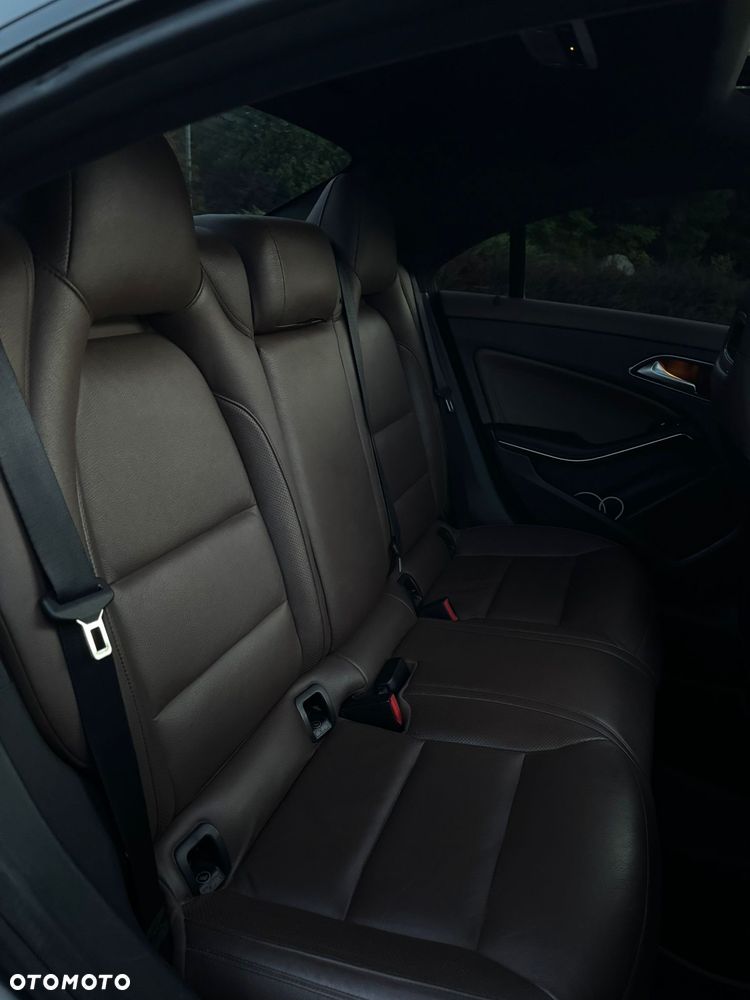 Mercedes-Benz CLA - 27