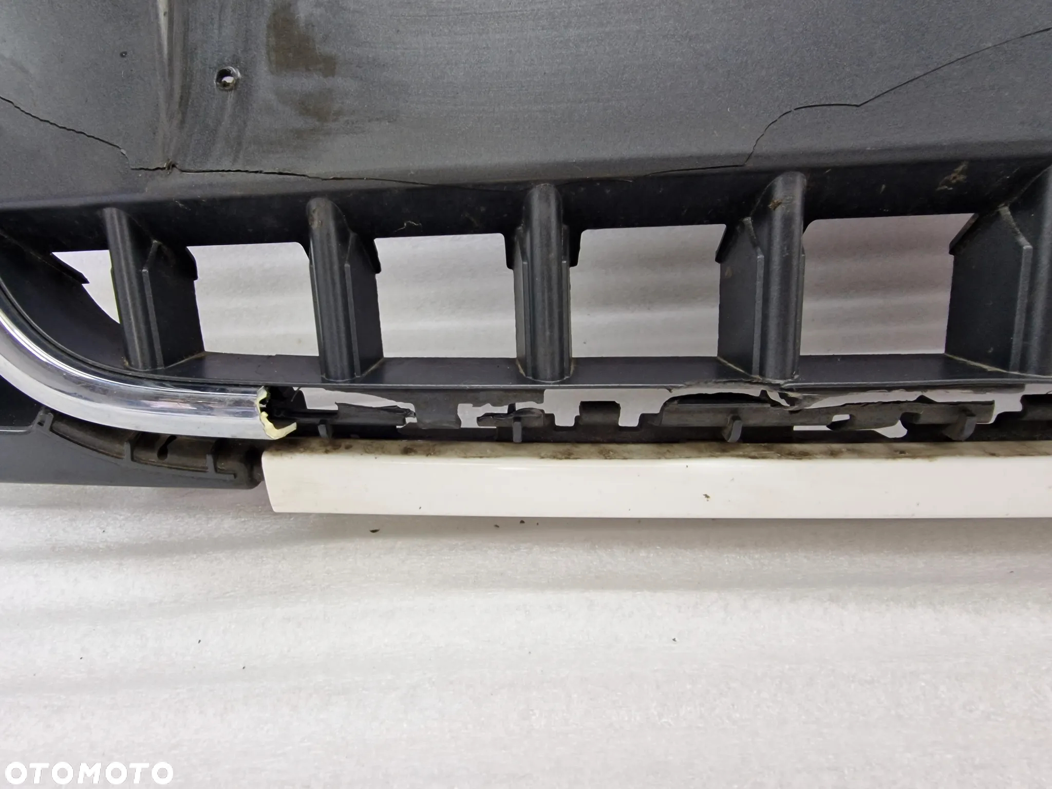 AUDI Q3 8U0 10-14 ATRAPA / GRILL PRZEDNI PRZÓD NA PDC , NR 8U0853653H / 8U0853651H / 8U0853651J / 8U0853651K , NR AUKCJI GR171 - 14