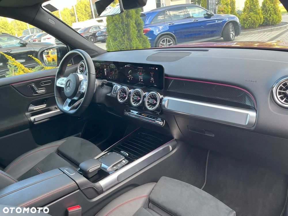 Mercedes-Benz GLB - 25