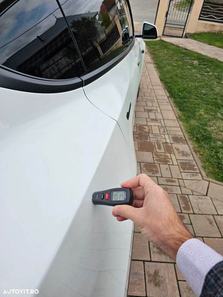 Tesla Model Y Performance Dual Motor AWD - 26