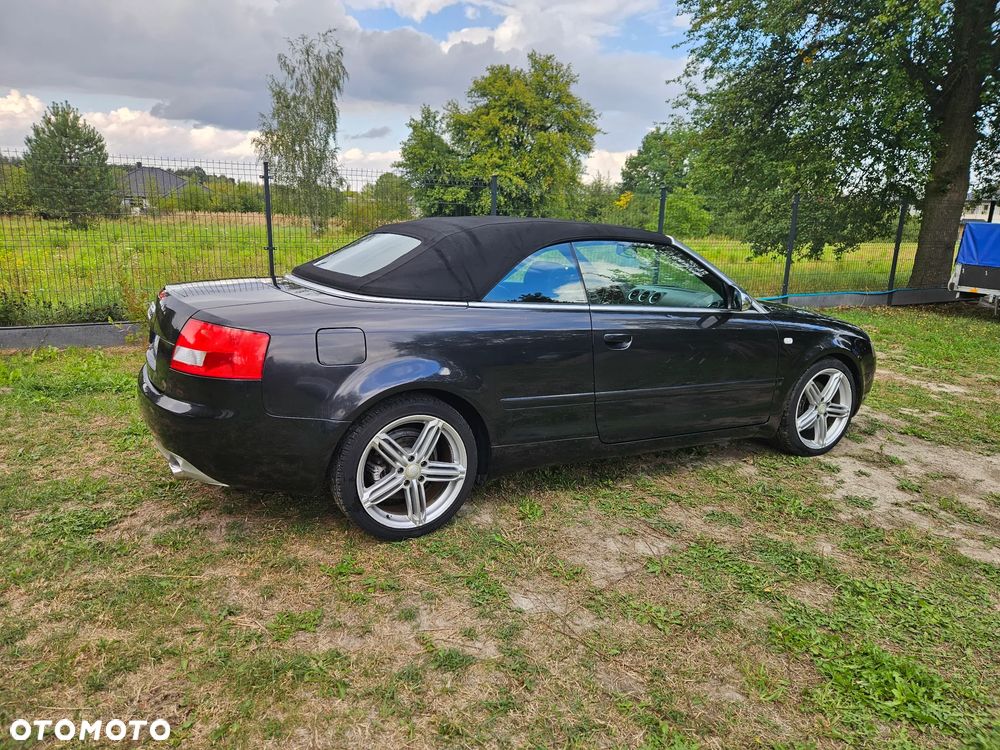 Audi A4 Cabrio 2.4 - 6