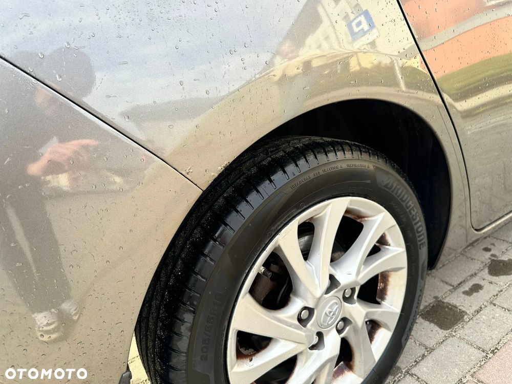 Toyota Auris 1.6 Selection - 10