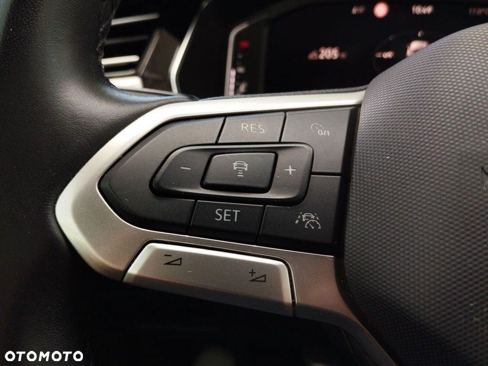 Volkswagen Passat - 30