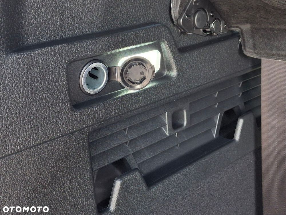 Volkswagen Caddy - 10