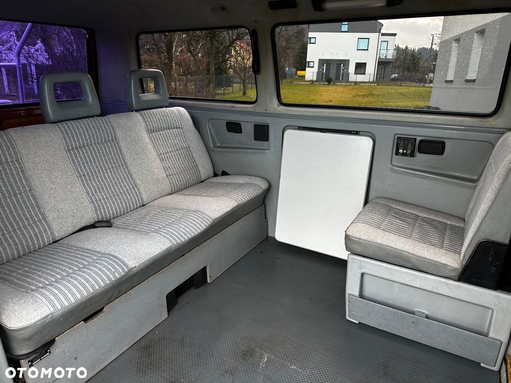 Volkswagen Multivan - 14