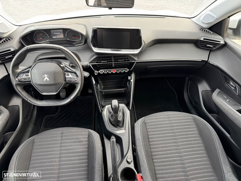 Peugeot 208 - 6