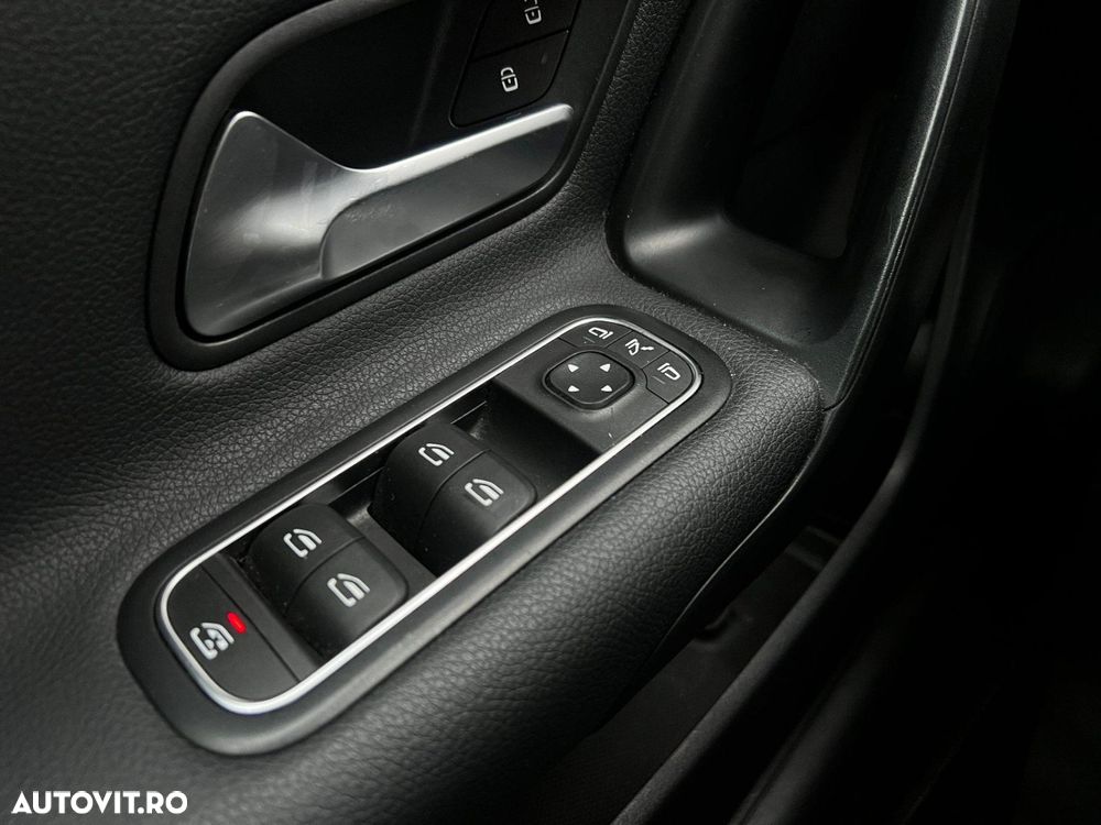 Mercedes-Benz CLA 180 d 8G-DCT - 32